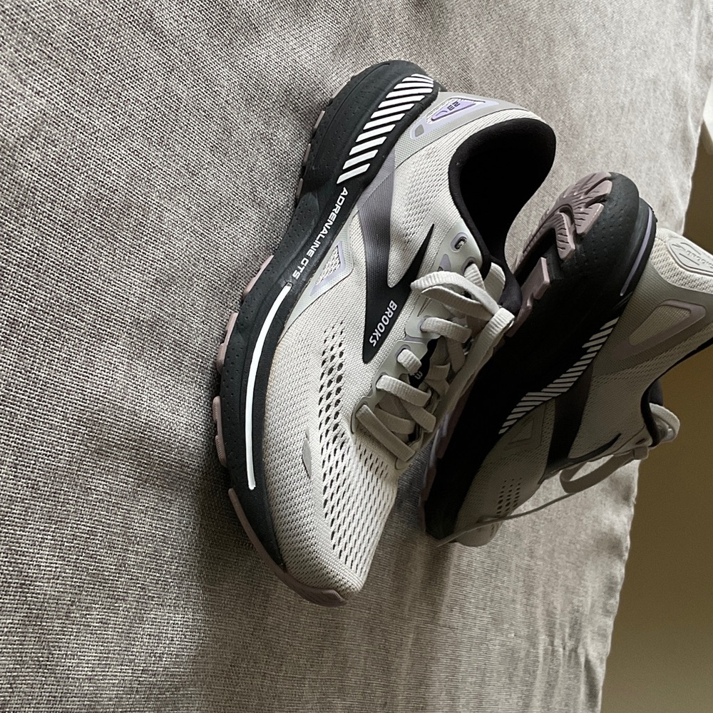 Brooks Athletic Shoes in Gray and Black - Picture 14 of 16